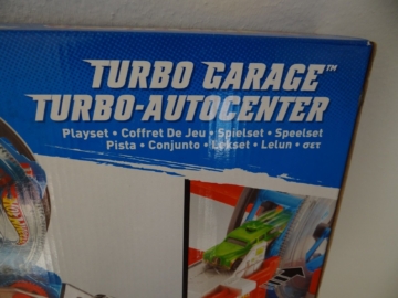 Turbo Garage Center Hot Wheels Bahn Spielzeug Auto Set Rennbahn Mattel 2011 NEU